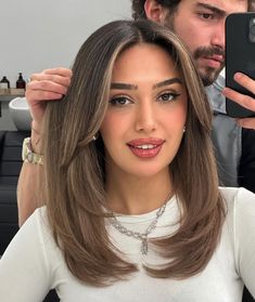 Brown Hair With Layers Short, Straight Brown Hair Haircut, Top Half Highlights Brown Hair, Soft Layer Curtain Bangs, Haircut Inspo Mid Length, Long Layers On Short Hair Mid Length, Medium Length Haircut With No Layers, Long Bob Haircuts Fine Hair, Short Brown Hair With Face Framing