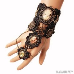 Steampunk Lace Finger Bracelet Butterfly Clock, Skull Portrait, Steampunk Gloves, Moda Steampunk, Victorian Bracelet, Finger Bracelets, Lace Bracelet, Steampunk Gears, Steampunk Cosplay