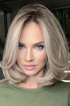 Haircut 2020, Feminine Features, Layers Medium, Dirty Blonde Hair, Trendy Haircuts, 짧은 머리, Trending Haircuts