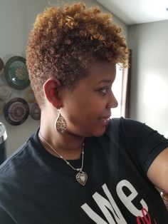 Temp Fade Haircut Women, Short Natural Black Hair, Tapered Natural Hair Cut, Short Platinum Blonde Hair, Twa Styles