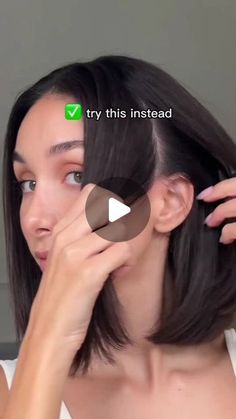 Simple Hairstyles & Tips on Instagram: "The Best hair & Makeup tutorials 😍😍 By @melisekrem ❤️ . *No copyright infringement was intended. If you are the author of this video and do not want your video to be posted on this page, please contact me in DM and your video will be deleted as soon as possible. Thank you 🤗 . #videohair #cutehairstyles #hairvideoshow  #hairdecoration #hairglamvideos #hairstyleideas  #hairideas #hairtransformation #tutorialhairdo #braidoftheday #hairtutorialvideo #hairstyletutorial #braidtutorial #tutorialvideo #hairstylevideo #hairvideo #prettyhairstyles #hairtutorial #hairvideoshow #naturalhairtutorial" Short Hair Ideas Hairstyles, Cool Hairstyles Short Hair, Hairstyle For Short Hair Girl, Business Casual Hairstyles Short Hair, Simple Haïr Style For Short Hair, Simple Hair Styles Short Hair, Hairstyle For Very Short Hair, Hair Tricks And Tips Hairstyle Hacks, Simple Hairdo For Short Hair