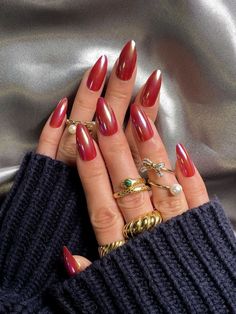 Nail Art Solid Color, Red Chromatic Nails, Red Pearlescent Nails, Pearl And Red Nails, Red Pearl Chrome Nails, Red Crome Nails Almond, Dark Red Pearl Nails, Chrome Red Nail, Red Art Nails