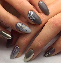 Grey Christmas Nails, Classy Winter Nails, Nagel Stamping, Stars Nails, 2019 Nails, Elegant Nail Art, Nail Colors Winter, Purple Nail, Nails Winter