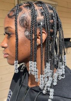 Hairstyle With Beads, Short Braid Hairstyles, Short Braid, Cabello Afro Natural, Natural Braided Hairstyles, Box Braids Hairstyles For Black Women, Braided Cornrow Hairstyles