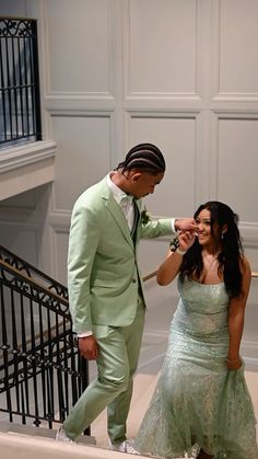 Mint Green Prom Dress Couple, Mint Green Prom Couple, Prom Suits Green, Sage Green Prom Couple, Green Suit Prom, Green Prom Suit, Matric Dance Photoshoot Ideas, Green Prom Couple, Unique Prom Suits