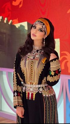 Arabian Dresses For Women, Middle East Clothing, Ladies Photo, Arabic Clothing, Afghan Clothes, Arabian Beauty Women, Afghan Dresses, Beautiful Muslim Women, Muslimah Fashion Outfits