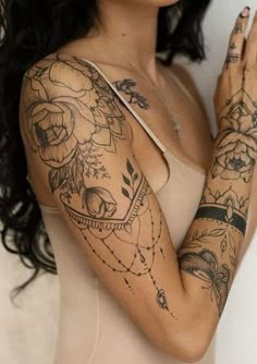 Henna Arm Tattoo, Henna Sleeve, Jagua Tattoo, Tattoo Placements, Tato Henna, Cat Tattoos, Tattoos Geometric, Tiny Tattoo, Tattoo Desings