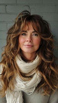 Blonde Caramel Highlights, Middle Age Woman, Layered Hair With Bangs, Lighter Hair, Brunette Hair With Highlights, Woman Hair, Hair Color Auburn, Gray Hair Highlights, Hair Styles 2017