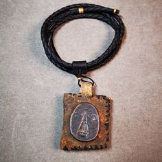 ?This kind of pendant was made from Baiyu,Tibet,about 30 years old. This series comes from ancient Tibetan leather sachet, traditional decoration, hand-sewn, it serves as a base to protect the pendant in front, some sachets are filled with offerings, such as some plant powder. The decoration on it can be any kind of amulet, but most of them are flat metal materials, which are very beautiful when combinedYou can carry it as a amulet all the time,or just put it on your desk,as an ornament. ?Detail Fabric Amulets And Talismans, Amulet Bag Necklace, Chinese Amulet, Hand-strung Amulet Pendant Jewelry, Meditation Amulet Pendant Jewelry, Bodhi Leaf, Wrist Mala, Singing Bowls, Mala Beads