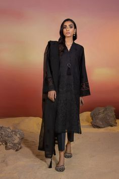 Black Cotton Lawn Suit For Work, Black Long Sleeve Lawn Suit For Work, Black Sets For Work Wear And Eid, Suits Online Shopping, Branded Clothes, Pakistani Lawn Suits, Lawn Shirts, Black Clothing, Ladies Clothing