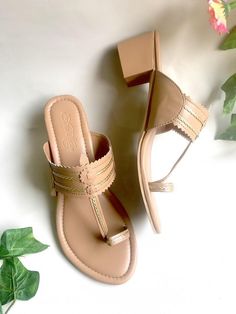 Kolhapuri Chappals, Indian Sandals, Latest Ladies Shoes, Comfort Box, Pretty Sandals, Women Footwear, Fashion Shoes Sandals, Comfy Slippers, Cute Slippers