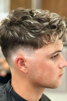 Low Taper With Blonde Highlights Boys Hair Highlights, Long Fade Haircut, Men Blonde Highlights, Low Taper Haircut, Cool Cuts, Taper Haircut, Fade Haircut Curly Hair, Pompadour Fade, Low Taper Fade