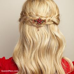 Braided hairstyles and hair claws are perfect together, both are pretty and functional! Try this gem of a red gold hair clip for Valentine’s hairstyles for some added sparkle; it’s a colour combination that is luxurious and romantic.  #QueenMee #hairaccessories #hairfashion #hairideas #hairinspiration #partyhairstyles #weddingguest #vintagehair #vintagehairstyles #easyhairstyles #red #gold #redgold #valentinesday #hairclip #braidedhairstyles #braidstyles #halfuphalfdown #bohofashion #bohojewelry Red Gold Hair, Claw Hairstyles, Red And Gold Hair, Diamante Hair, Small Hair Claw, Gold Hair Clip, Hair Clip Claw, Wedding Hair Clip, Clip Claw