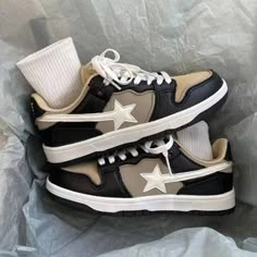 Sneaker Design Ideas, Shoes With Stars, Couple Sneakers, Gym Couple, Painted Canvas Shoes, Teen Swag Outfits, Pretty Shoes Sneakers, Long Runs