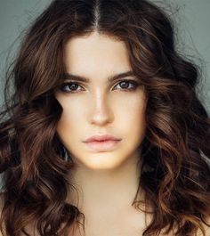 75 Medium-length Layered Hairstyles To Light You Up (2022) Middle Aged Women Hairstyles, Wedge Hairstyles, Bouffant Hair, Asymmetrical Hairstyles, Hairstyles With Glasses, Medium Layered Hair, Medium Length Hair With Layers, Shoulder Hair, Hair Styles 2017