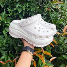 Size 10 New With Tags! Thick Crocs Shoes, Chanclas Crocs, Mega Crush Crocs, White Crocs Aesthetic, High Heel Crocs, Styling Crocs, Clog Outfit, White Crocs, Sneaker Outfits Women