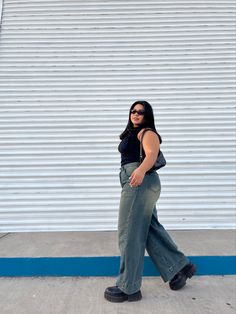 Ootd Mid Size, Large Tummy Outfits, Low Budget Outfit Ideas, Plus Size Overalls Outfit Winter, Mid Size Corset Outfits, Plus Size T Shirt Outfit, Plus Size Pants Outfits, Plus Size Poses For Pictures Instagram, Plus Size Poses