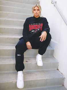 always feel like the home team with the french terry?new legacy?sweatsuit pants' cozy and premium feel. featuring vintage?houston rockets accent on the sweatpants,?it's 20,000 cheering fans live game ready or peacefully lounging in the home worthy. *sweatsuit pants only |?find the matching?mock neck?for the sweatsuit?here. Varsity Style Relaxed Fit Sweats For Loungewear, Collegiate Winter Sweats For Loungewear, Casual Tracksuit For Sports Events, Collegiate Relaxed Fit Sweats For Streetwear, Collegiate Relaxed Fit Sweats For Loungewear, Adidas Sweatsuit, Sweatsuit Outfit, Dance Warm Up, Matching Sweatsuit