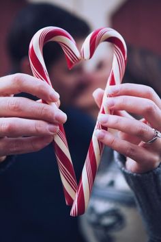 Christmas Decor ideas Christmas photography ideas Christmas Photography Couples, Christmas Photoshoot Ideas, Christmas Couple Photos, Christmas Couple Pictures, Amazon Christmas Gifts, Christmas Photo Props