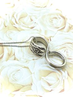 Silverware Ornaments, Silverware Necklace, Vintage Spoon Jewelry, Spoon Jewelry Diy, Flatware Crafts, Sterling Silverware, Fork Ring, Silver Spoon Jewelry, Cutlery Art