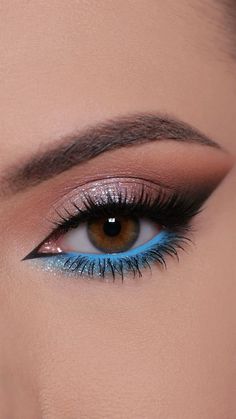 Mama Mia Makeup Ideas, Blue And Pink Eyeshadow Looks, Cat Eye Eyeliner Tutorial, Galaxy Makeup Looks, Makeup Cantik, Eye Makeup Images, Pretty Eye Makeup, Pink Eye Makeup