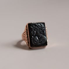 Luxury Black Enamel Onyx Signet Ring, Luxury Vintage Rings With Black Enamel, Luxury Vintage Cameo Signet Ring, Classic Black Engraved Ring With Black Enamel, Luxury Black Engraved Ring For Formal Occasions, Black 14k Gold Engraved Ring For Anniversary, Classic Black 14k Gold Engraved Ring, Formal Black Engraved 14k Gold Ring, Formal Black Engraved Ring With Black Enamel