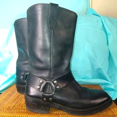 Men's Size 10, Gently Used. Leather On Toe Has A Visible Dent Biker Boots, Black Leather Boots, Boots Black, Men's Shoes, Shoe Boots, Black Leather, Size 10, Man Shop, Boots