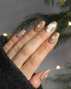 Get into the Christmas spirit with 26 festive nail ideas for 2024, featuring fun and simple designs in red, white, green, and glitter. Choose from easy acrylic or gel nails in almond, round, or square shapes, and add rhinestones for a bit of sparkle. These elegant yet fun designs are perfect for the holiday season, keeping your nails looking stylish throughout the festivities. Simple Winter Nails, Classy Almond Nails, Disney Inspired Nails, Latest Nail Designs, Holiday Nails Christmas, Festive Nail Art, Short Gel Nails