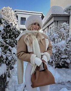 Cold Weather Attire, Fur Coat Fashion, Stylish Winter Outfits, Winter Fashion Outfits Casual, Snow Outfit, Easy Winter Outfit, Wool Clothing, Paris Outfits, Winter Girls