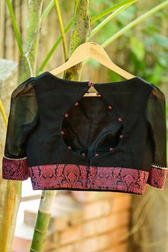 Blouse Desine Back, Blouse Designs With Back Hooks, Blouse Design Back Hook, Back Open Neck Designs For Blouses, Back Opening Blouse Designs, Open Back Blouse Designs, Blouse Back Hook Designs, Back Hooks Blouse Designs, Boatneck Blouse Design