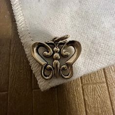 Beautiful Condition Pm With Any Questions Ty! James Avery Jewelry, James Avery, Butterfly Charm, Womens Jewelry Bracelets, Women Jewelry, Gold, Color