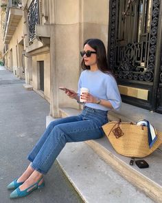 4 Flat Shoe Colour Trends That Fashion People Love Right Now | Who What Wear UK Casual Dinner Outfits, Dinner Outfit Casual, Colour Trends, Downtown Outfits, Looks Party, Dinner Outfits, Brunch Outfit, Looks Chic