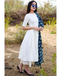 Indigo Dupatta, Gabriela Montez, Indian Kurti Designs, Indian Designer Suits, Designer Kurti Patterns, Casual Indian Fashion, White Suit