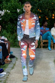 Casablanca Spring 2020 Menswear collection, runway looks, beauty, models, and reviews. Casablanca Menswear, Casablanca Paris, Colorful Clothing, High Fashion Men, Blue Outfits, Menswear Runway, Menswear Fashion Show, Androgynous Fashion, Mens Wear