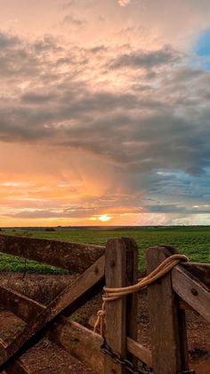 Country Photography, Western Wallpaper Iphone, Farm Photography, Western Life, Country Lifestyle, Winter Sunset