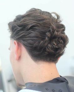 Mens Hairstyles Medium, Men's Haircuts, Cool Hairstyles For Men, Hairstyles Men, Corte De Cabelo Masculino, Long Wavy Hair, Mens Hairstyles Short