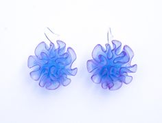 Inspiration: Lettuce sea slug. Crafting: 3D printed, then painted and coated. Lightweight. Each one is hand-painted and unique. Made to order. Please allow time for crafting. Biology Scientist, Ocean Inspired Earrings, Scientist Gifts, Jewelry Nature, Sea Slug, Ocean Creatures, Earrings Blue, Ocean Inspiration, Style Expert