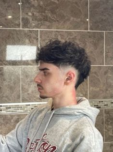 Men’s Haircut With Design, Haircut Inspo Straight Hair Men, Short Hair Mens Hairstyles, Mens Mohawk Hairstyles, Men’s Dyed Hair, Curly Hairstyle Men, Good Haircuts For Men, Mohawk Men, Burst Fade Mullet