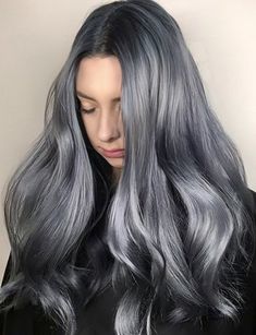 Discover Exciting Gray Hair Dye Trends and Vibrant Color Options Silver Blue Hair, Blue Hair Dye, Denim Hair, Dyed Hair Blue, Ombre Blond, Ash Hair Color, Guy Tang