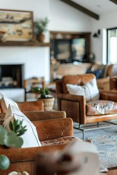 Rustic Charm: My Top Ranch Decor Ideas Unveiled Urban Ranch Decor, Ranch Style Decor Living Room, Montana Home Decor, Midcentury Western Decor, Interior Design Ranch Style Home, Mountain Eclectic Decor, Yellowstone Aesthetic Decor, Western Ranch House Decor, Cowboy Chic Decor