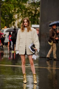 Paris Streets, Paris Street Style Spring, 2020 Street Style, Street Style Spring, Fashion Week Spring 2020, Streets Of Paris, London Street Style, Tokyo Fashion