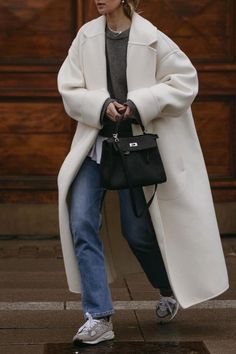 13 Winter Outfit Ideas and Cold Weather Essentials — Viveura Academic Conference, Quiet Luxury Fashion, Conference Outfit, Oversized Wool Coat, Fall Fashion Coats, Winter Outfits Warm, Weekend Looks, Timeless Brand, Chic Winter Outfits