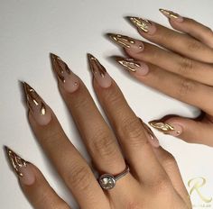 Silver Gold Outfit, Birthday Photoshoot Nails, Iridescent Gold Nails, Oval Nails Gold Tips, February Birthday Nails Almond, Curved Almond Nails, Texture Nails Design, Gold Stilletos Nails, Stiletto Nails Black Women