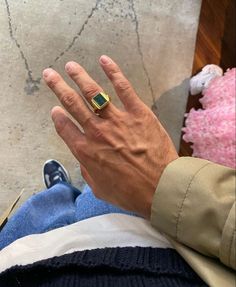 Old Money Jewelry Men, Mens Jewelry Aesthetic, Mens Gold Ring, Money Rings, Adrette Outfits, Mens Rings Fashion, Mens Gold Rings, Ring Mens