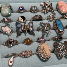 Vintage Celestial Jewelry, Cool Vintage Rings, Vintage Silver Jewelry Aesthetic, 90s Whimsigoth Jewelry, Rings Ideas How To Wear, Fairy Grunge Earrings, Funky Jewelry Silver, Dream Jewelry Silver, Vintage Jewelry Silver