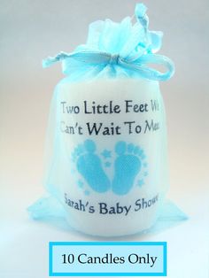 a baby shower bag with two little feet can't wait to be me printed on it