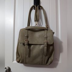 Nwots Mms Vegan Leather Backpack Khaki Green Large. Brand New Without Tags, Backpack Has A Magnetic Snap Closure And Adjustable Straps. Large Perfect For School Or Going To The Gym. Offers And Bundles Welcome. Vegan Leather Backpack, Studio Green, Women Accessories Bags, Going To The Gym, Khaki Green, The Gym, Leather Backpack, Backpack Bags, Snap Closure