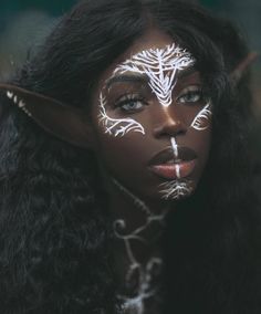 Enchanted Garden Makeup, Dark Elf Makeup, Elven Makeup, Lotr Aesthetic, Diy Girls Costumes, Elf Cosplay, Ren Fair, Black Fairy, 2024 Halloween