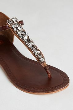 sweet sandals Fancy Flats, Corporate Website, Kinds Of Shoes, Fabulous Shoes, Winter Clothing, Shoe Closet, Need Love