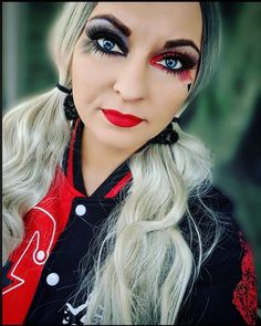 Harley Quinn Makeup Red Black, Harley Quinn Face Paint, Harley Quinn Makeup Halloween, Old Harley Quinn, Harvey Quinn, Makeup Steps, Halloween 2014